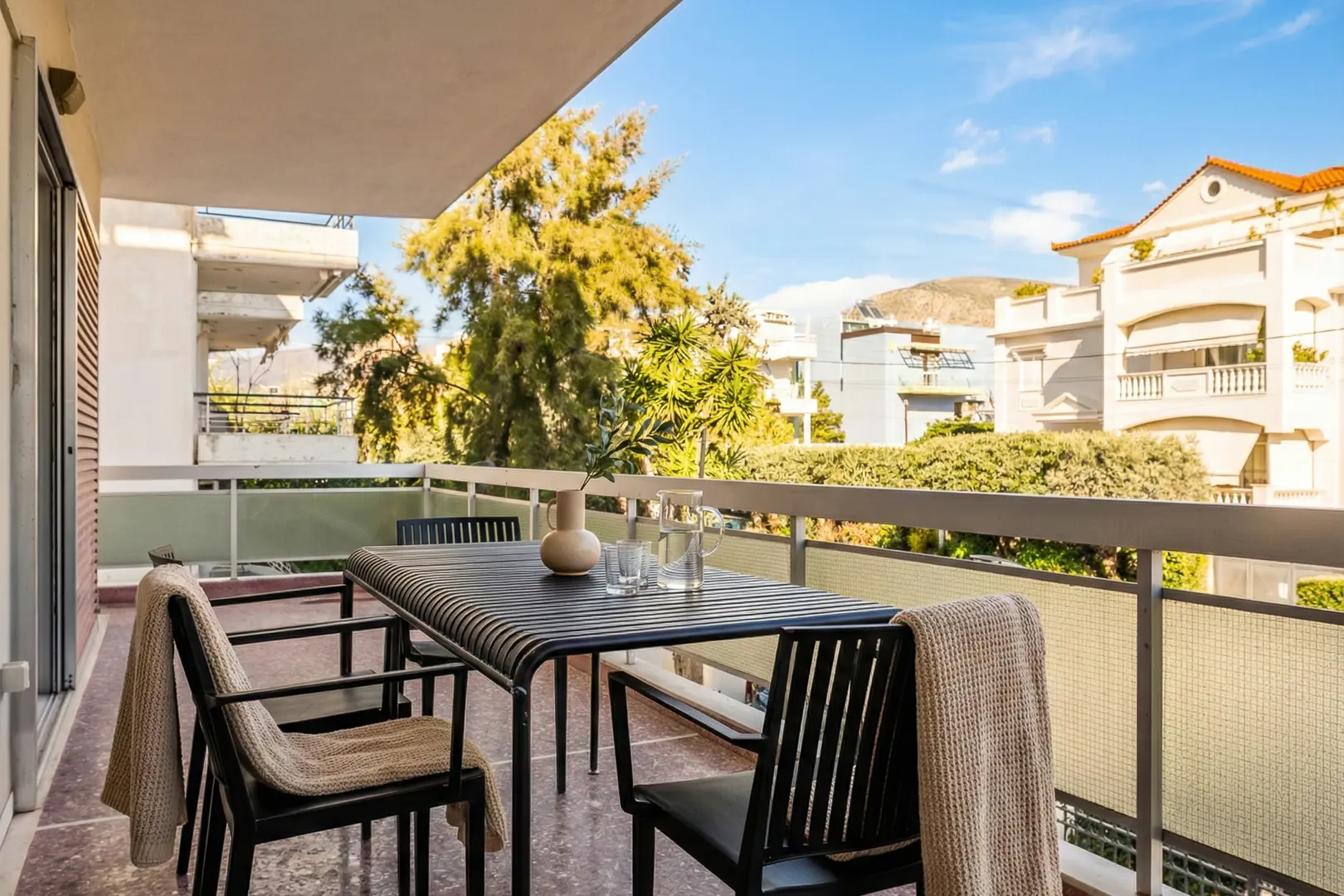 OINOIS I GLYFADA – photo 21 of 23