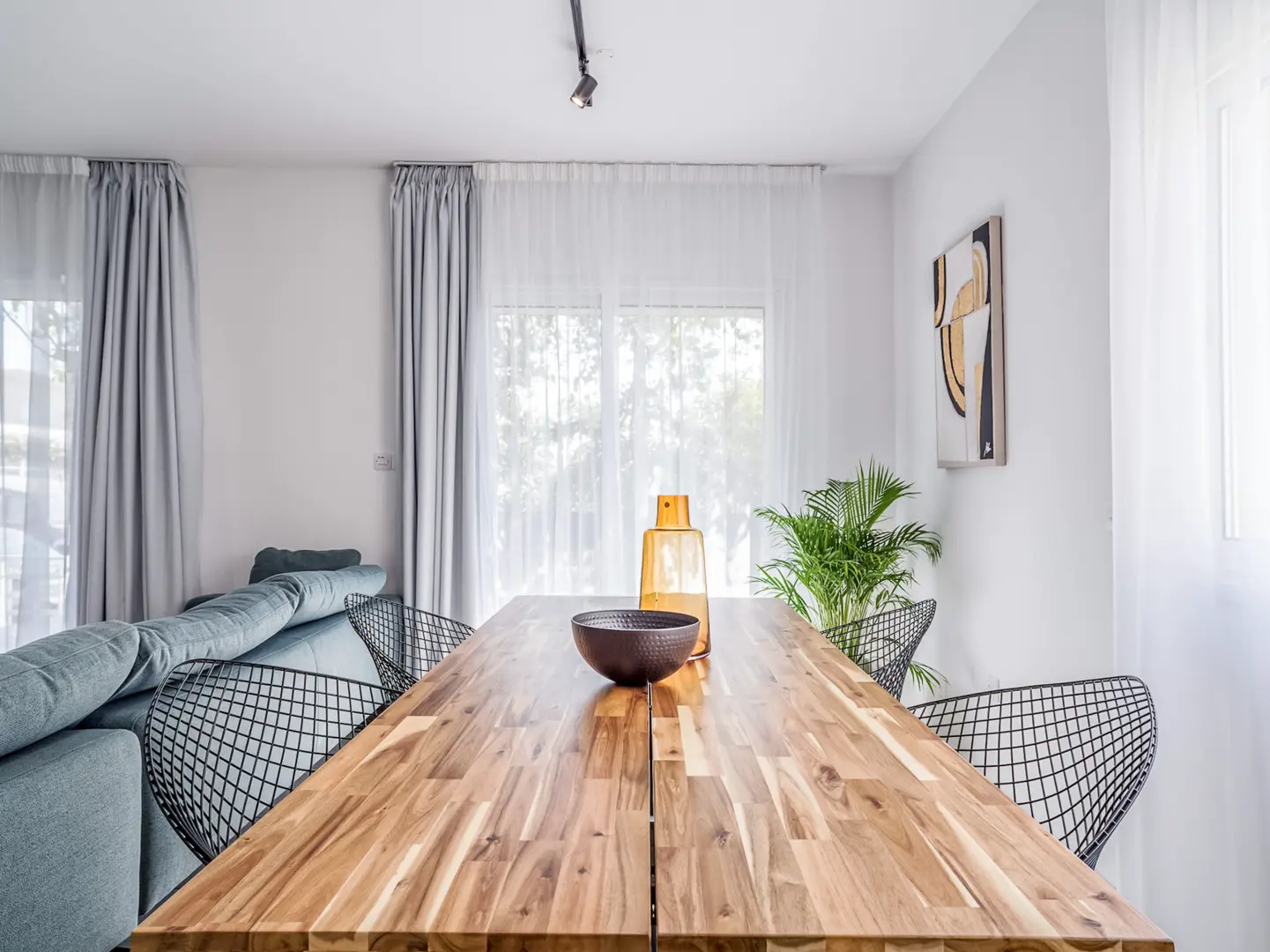 LAMBIS HOUSE – photo 4 of 15