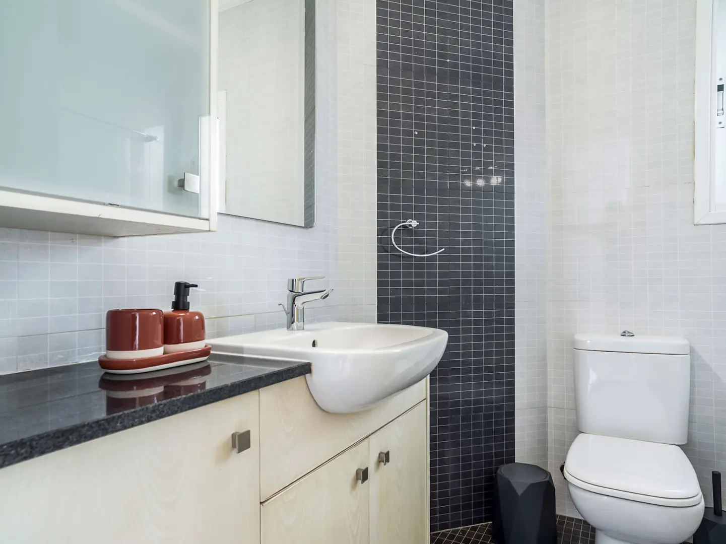 LAMBIS HOUSE – photo 10 of 15