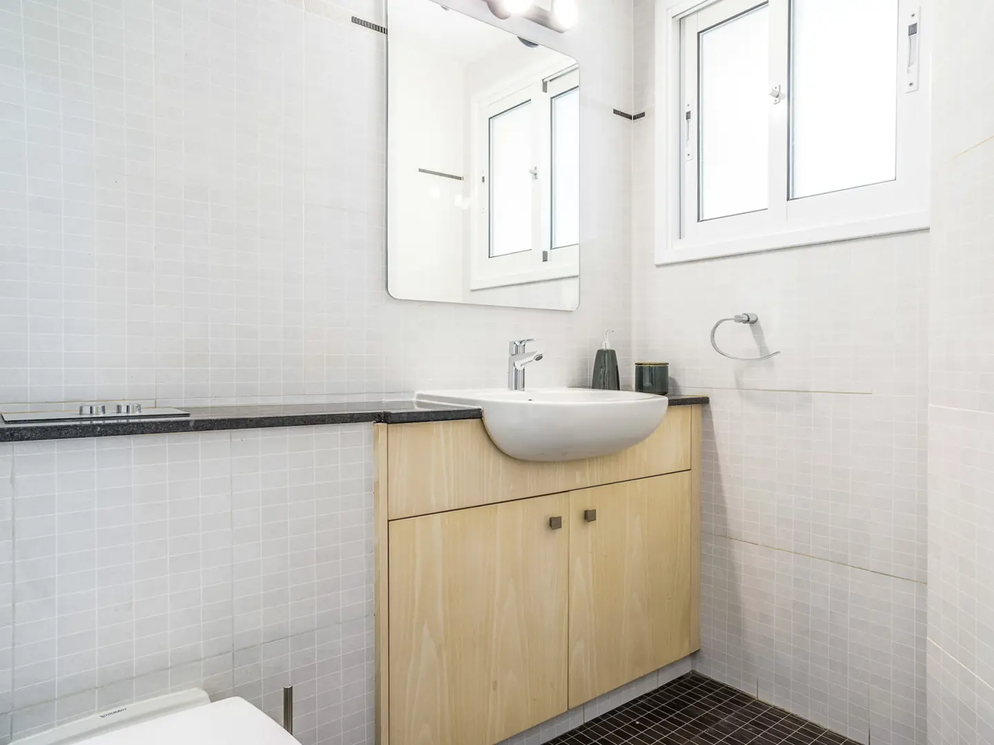 LAMBIS HOUSE – photo 13 of 15