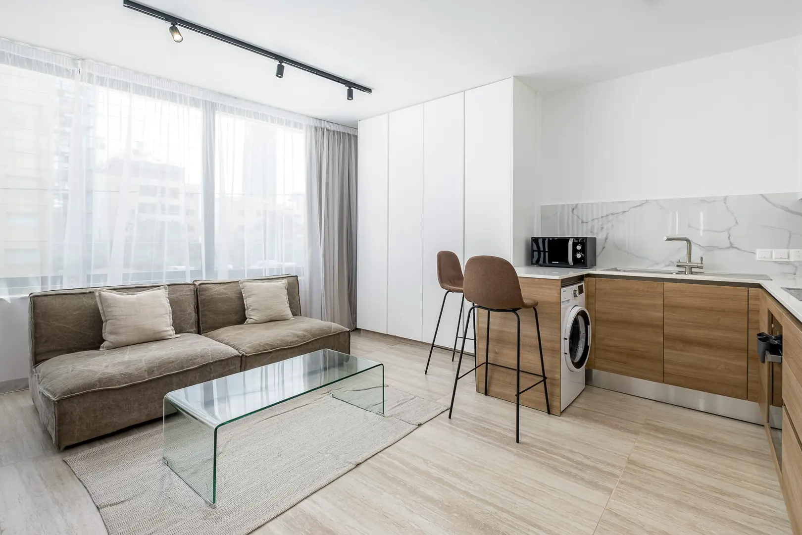 ADELINA RESIDENCE II – photo 2 of 12