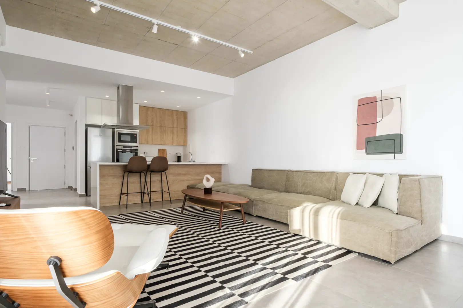GIORGIO COMPLEX I – photo 2 of 41
