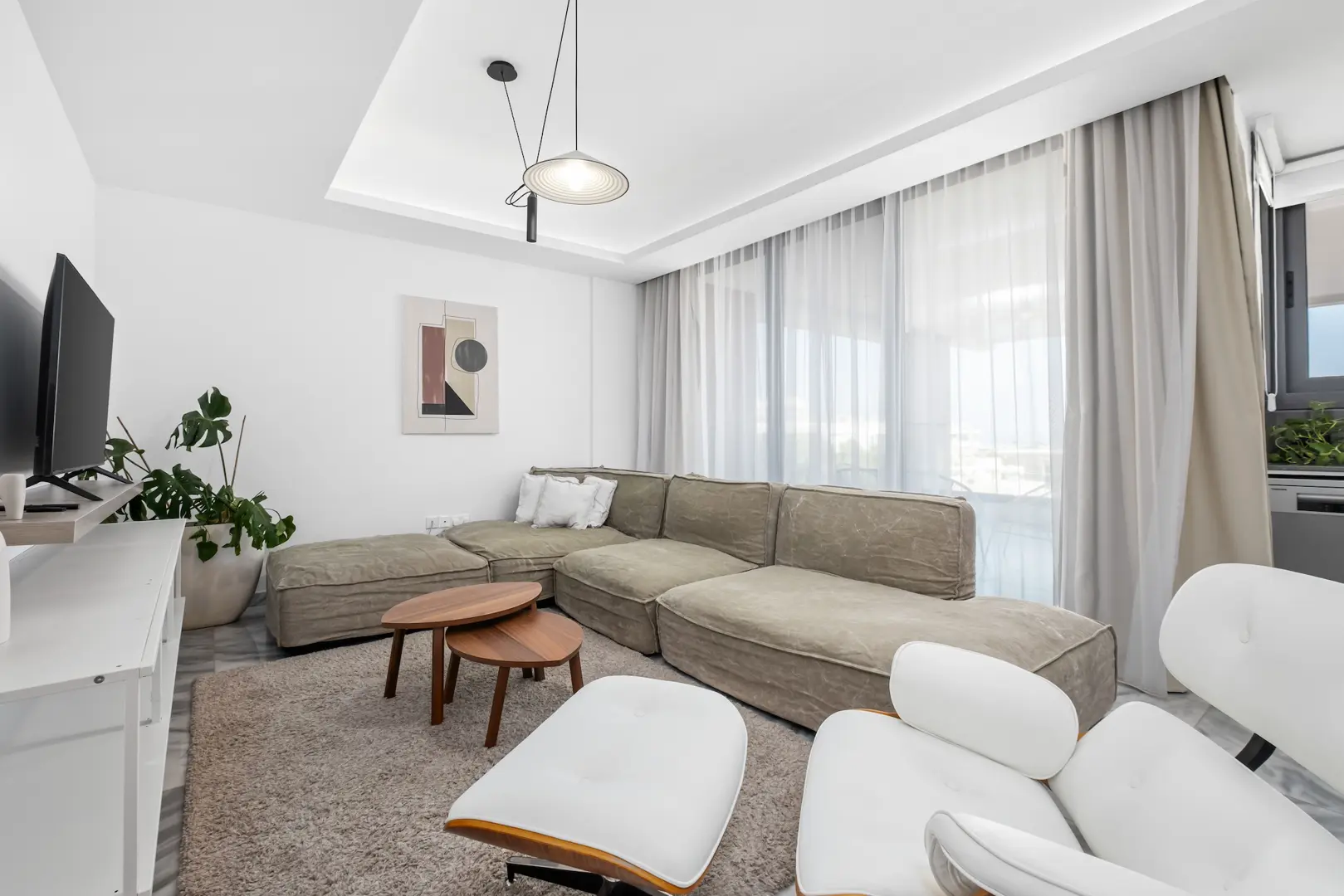 PLUS 25 RESIDENCE VI