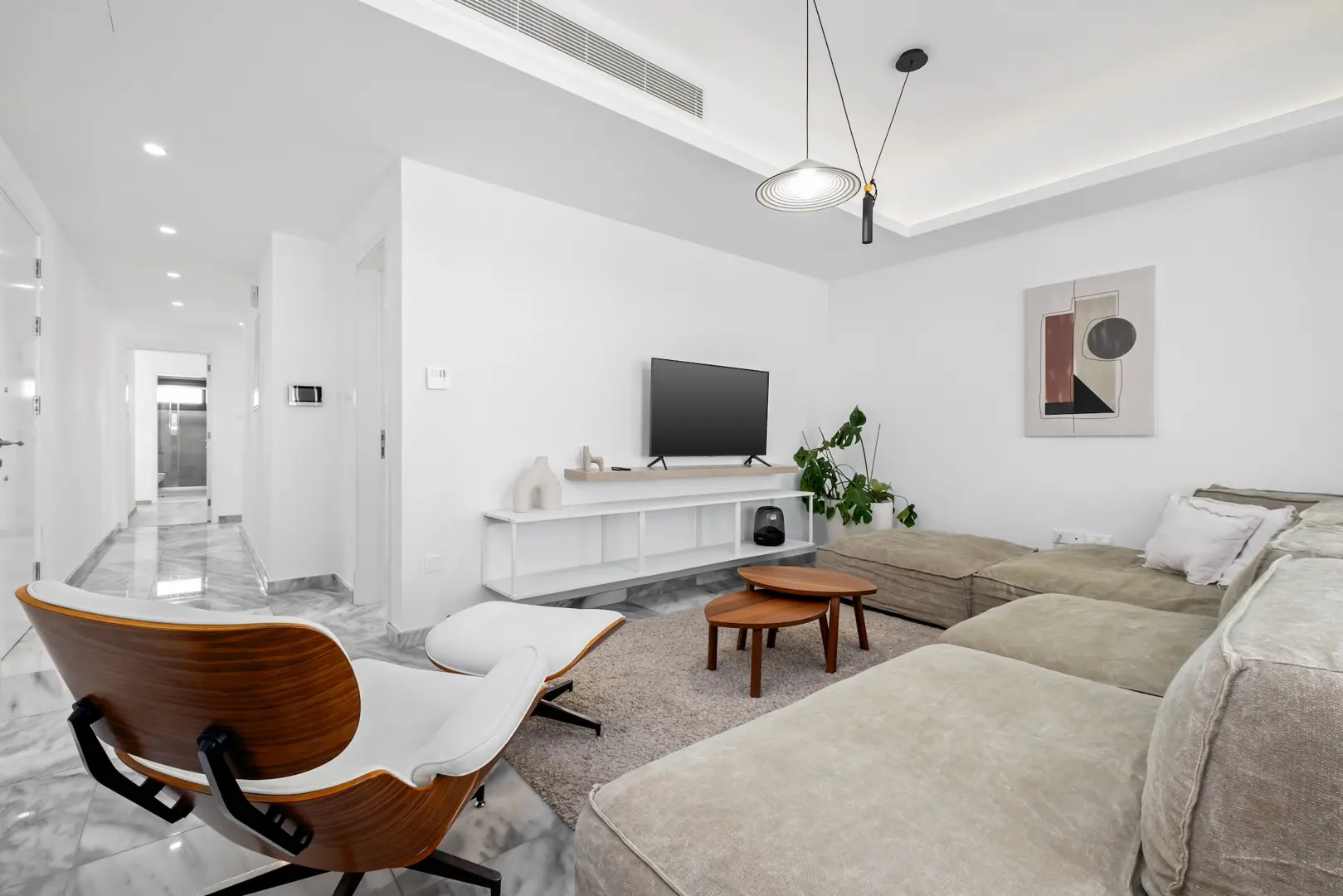 PLUS 25 RESIDENCE VI – photo 2 of 17