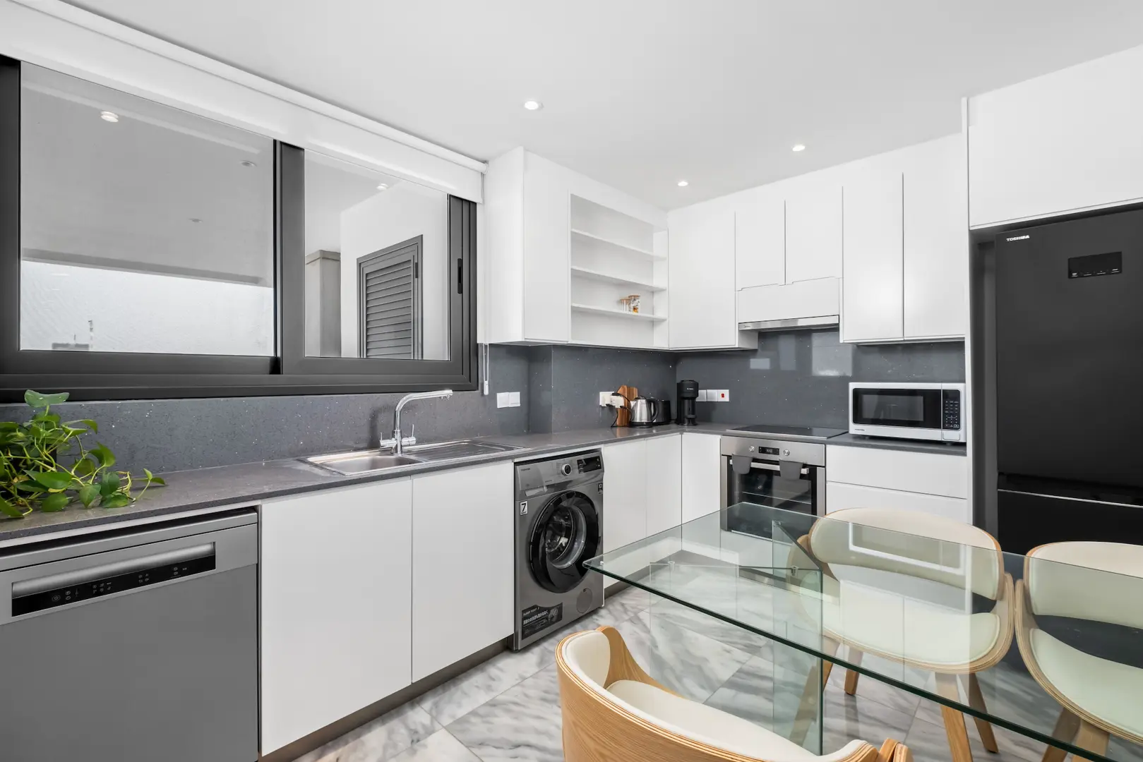 PLUS 25 RESIDENCE VI – photo 3 of 17