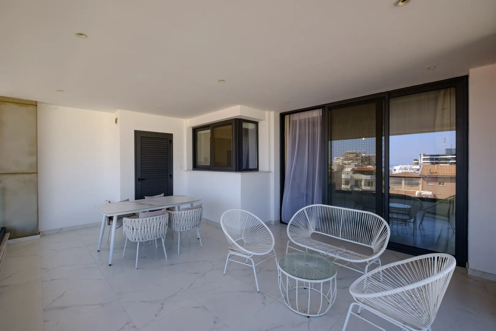 PLUS 25 RESIDENCE VI – photo 13 of 17