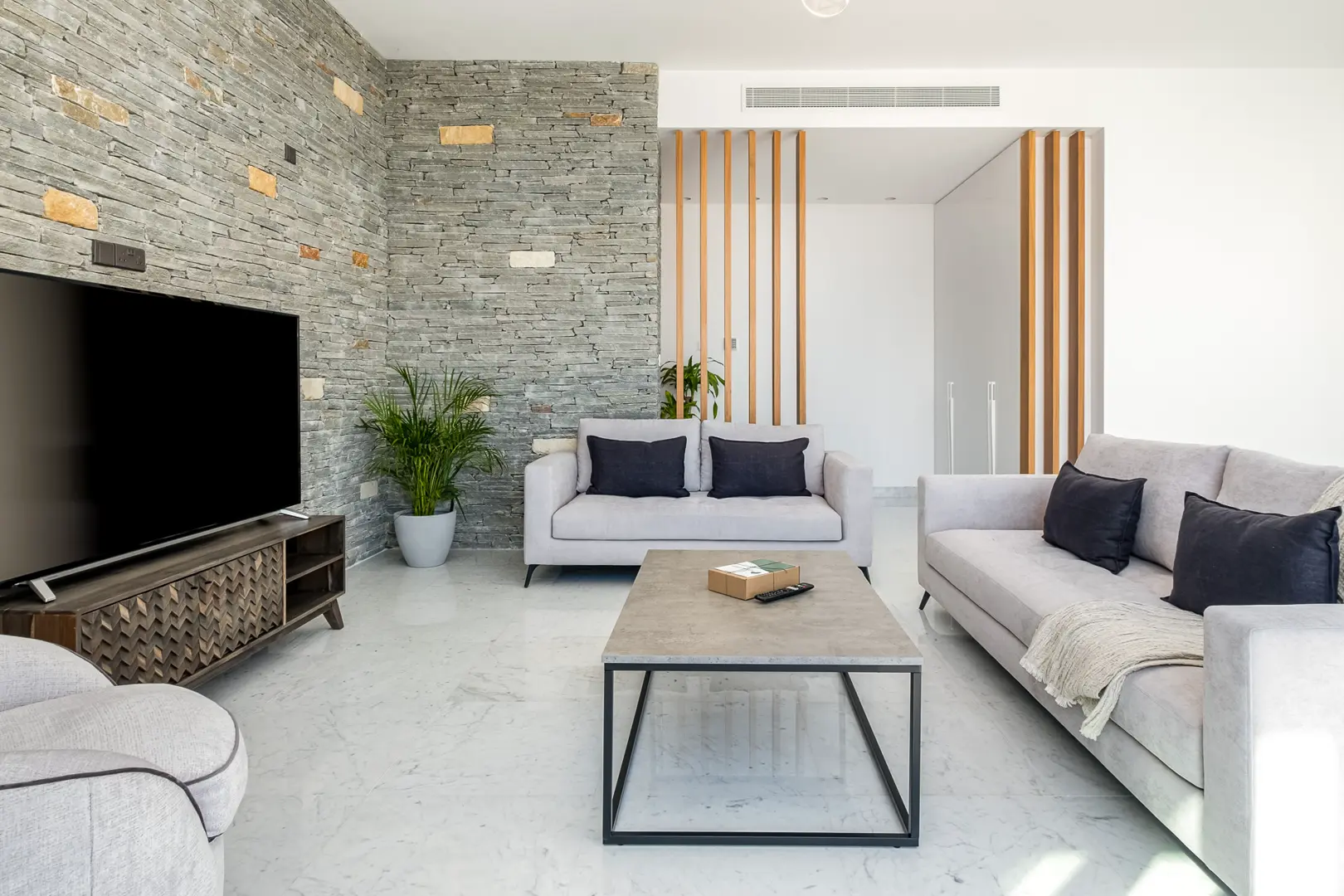 AURAI VILLA – photo 2 of 19