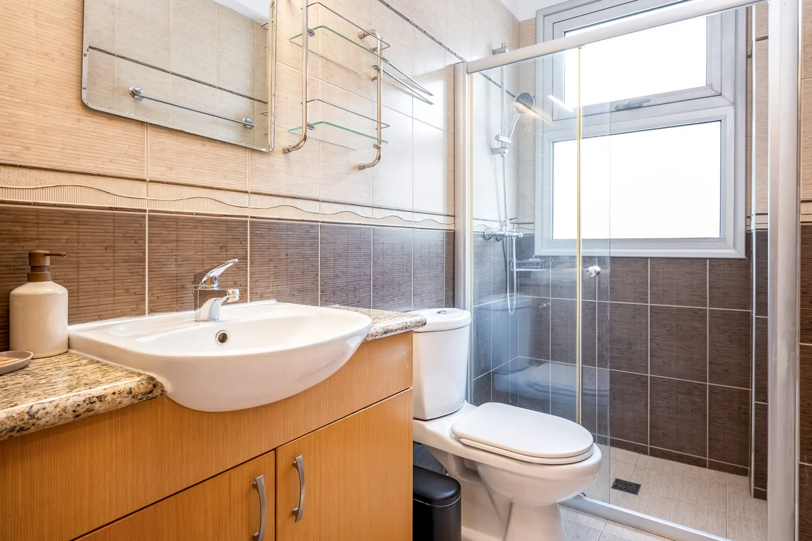 V1 RESIDENCE – photo 7 of 12