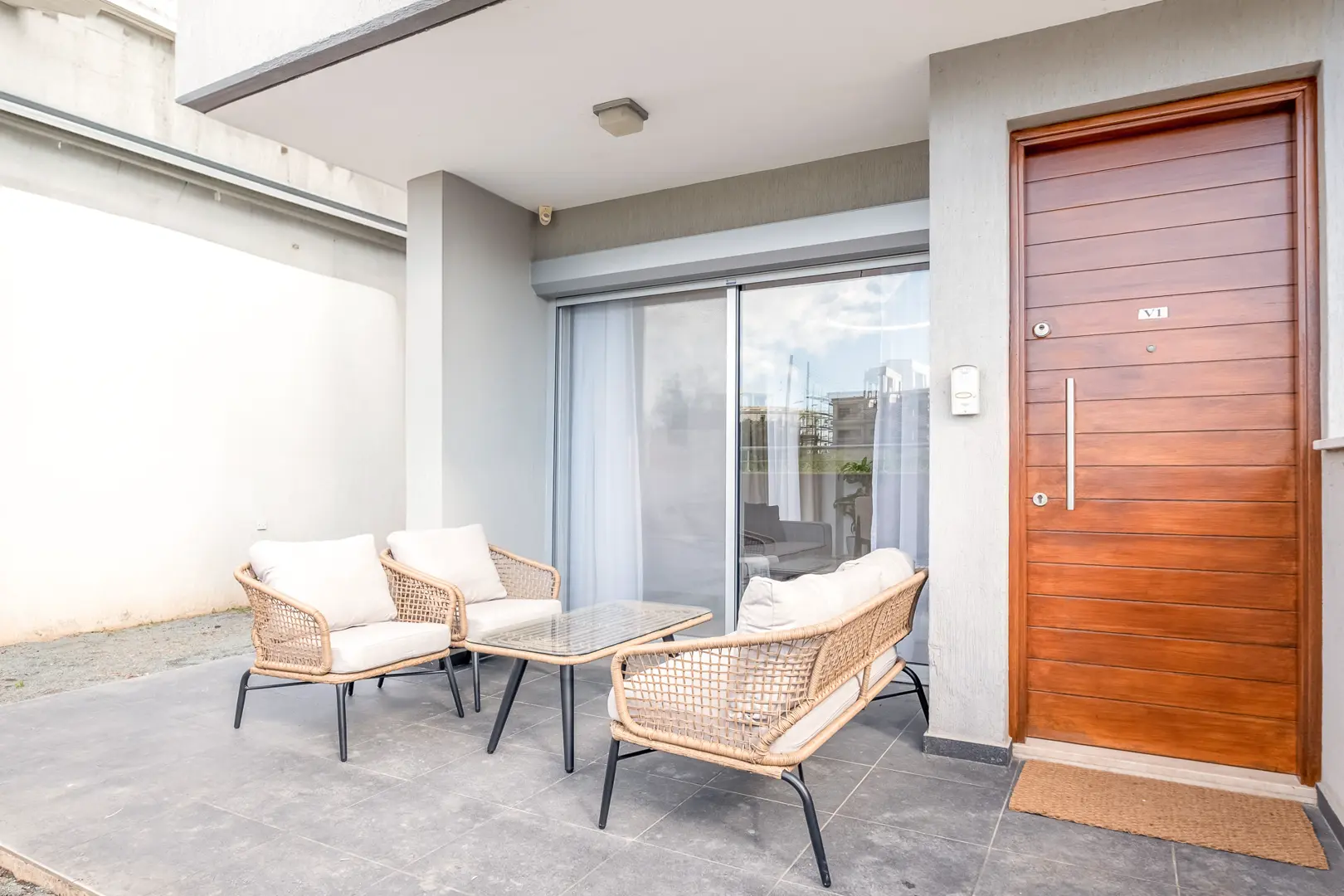 V1 RESIDENCE – photo 11 of 12