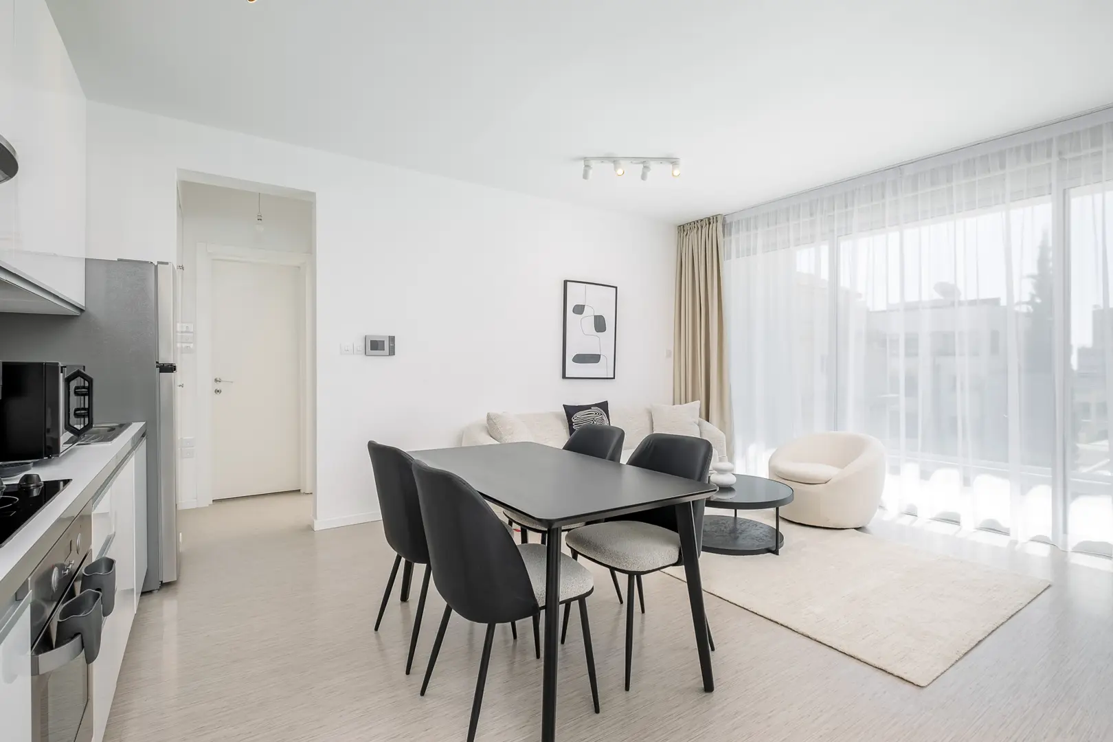 WHITE POPLAR COURT  – photo 3 of 13
