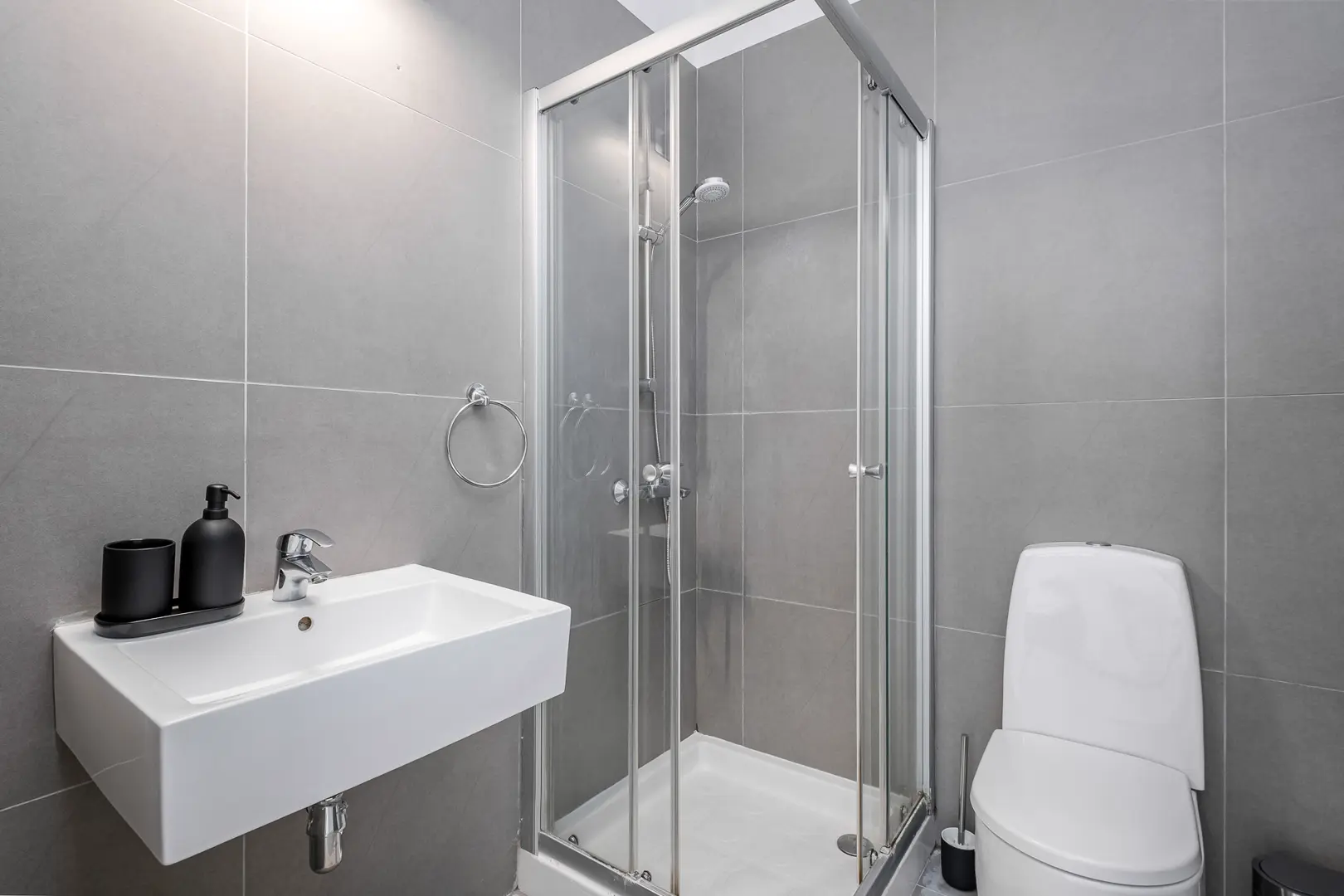 WHITE POPLAR COURT  – photo 9 of 13