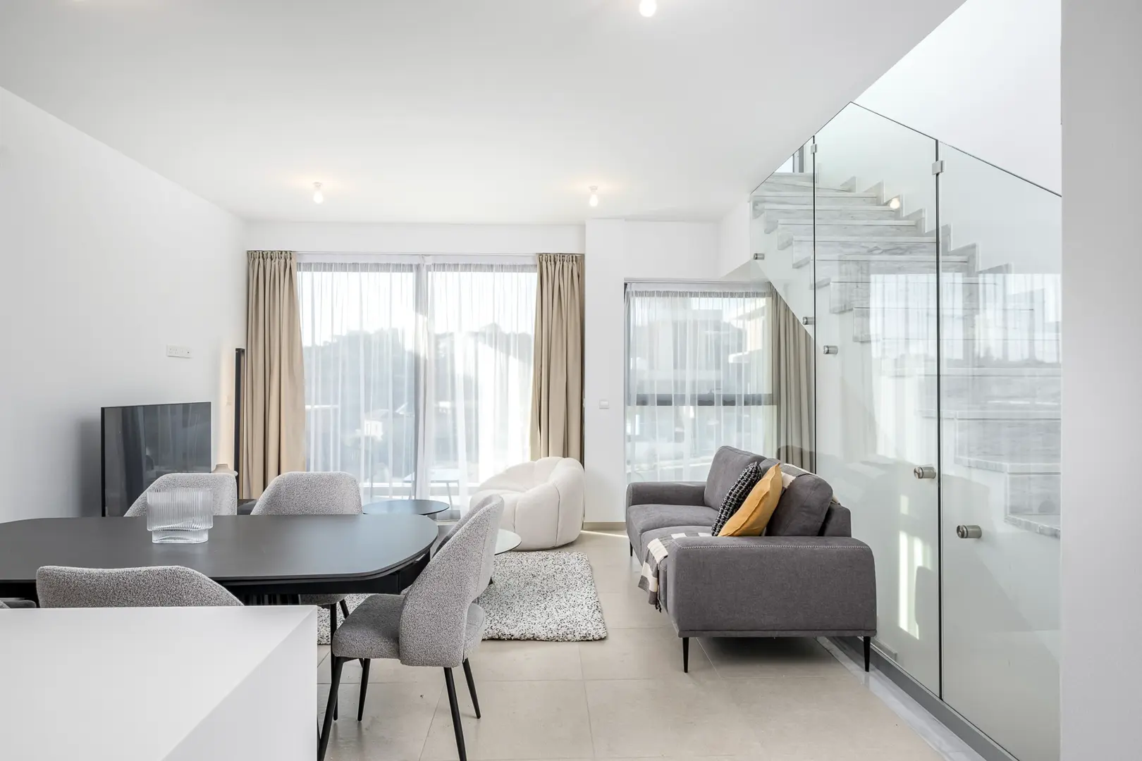 ARIA RESIDENCE II – photo 3 of 12