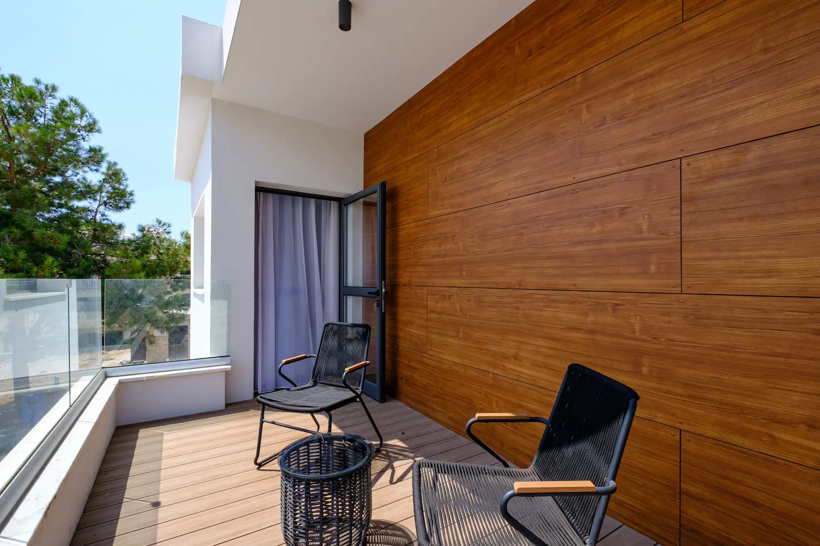 GIOVANNI STUDIO V – photo 10 of 13