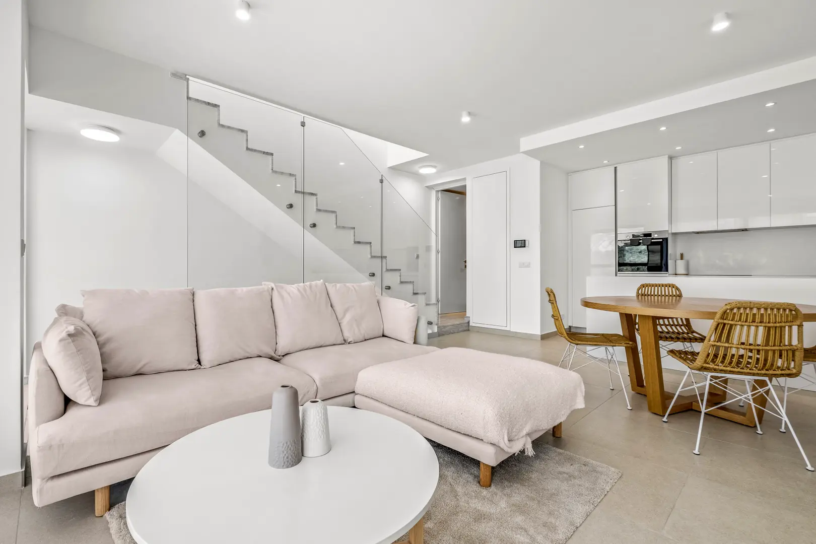ARIA RESIDENCE I – photo 2 of 17