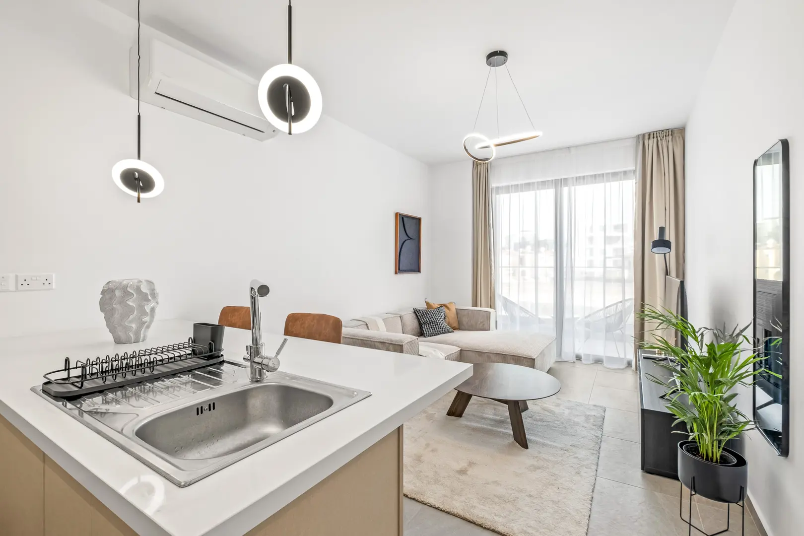 UNIVERSAL RESIDENCES D I – photo 4 of 13