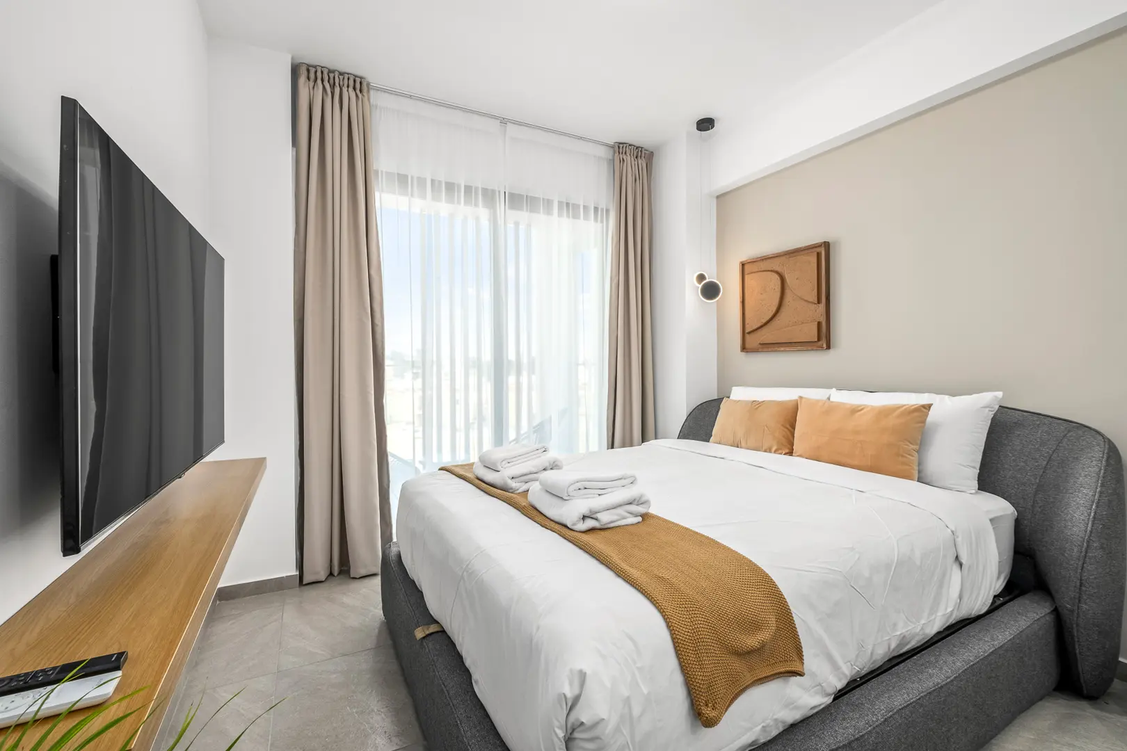 UNIVERSAL RESIDENCES D IV