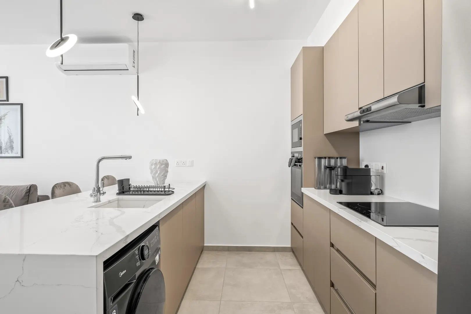 UNIVERSAL RESIDENCES C I – photo 4 of 13