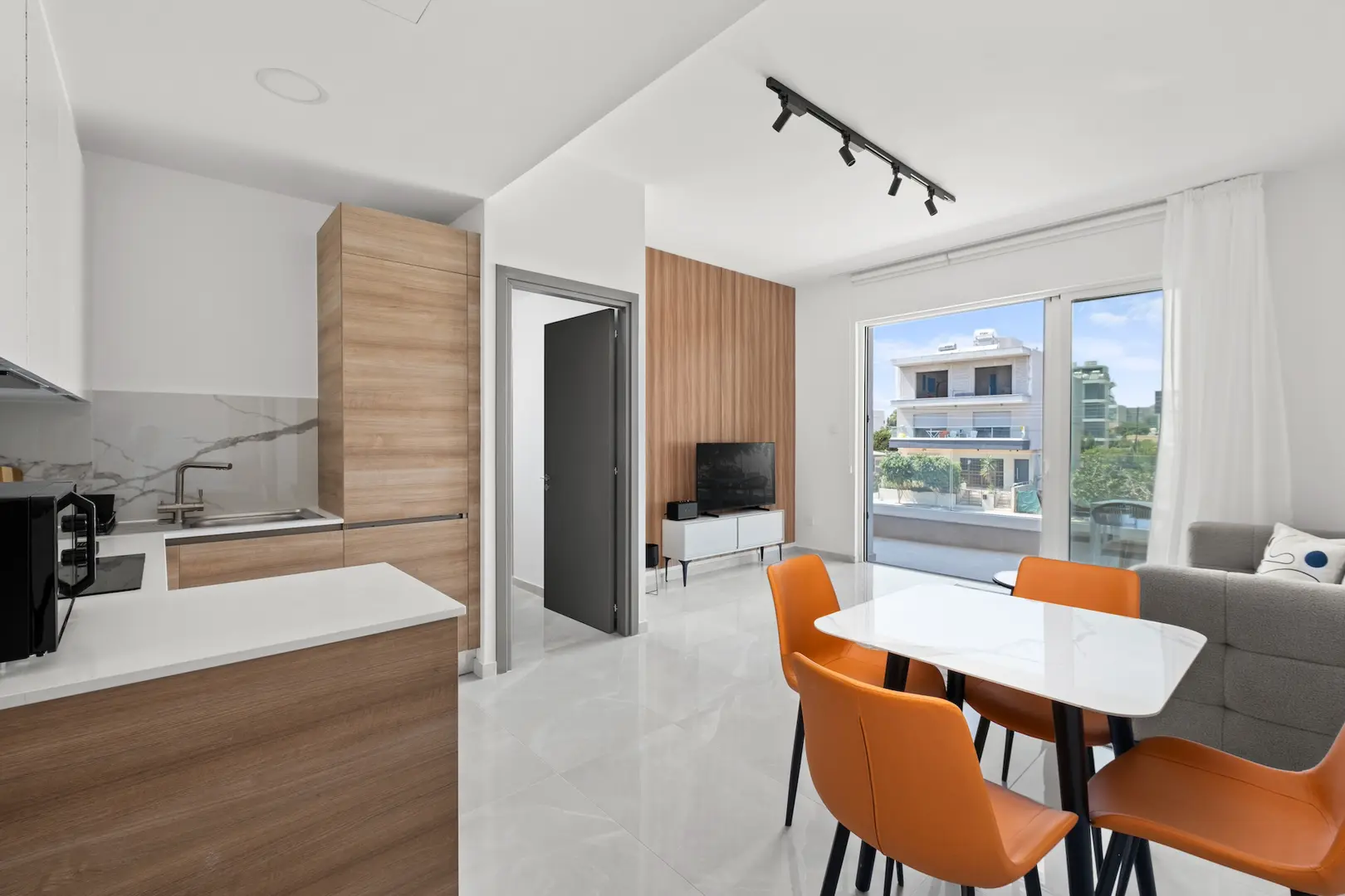 MIDAS RESIDENCE B V – photo 2 of 16