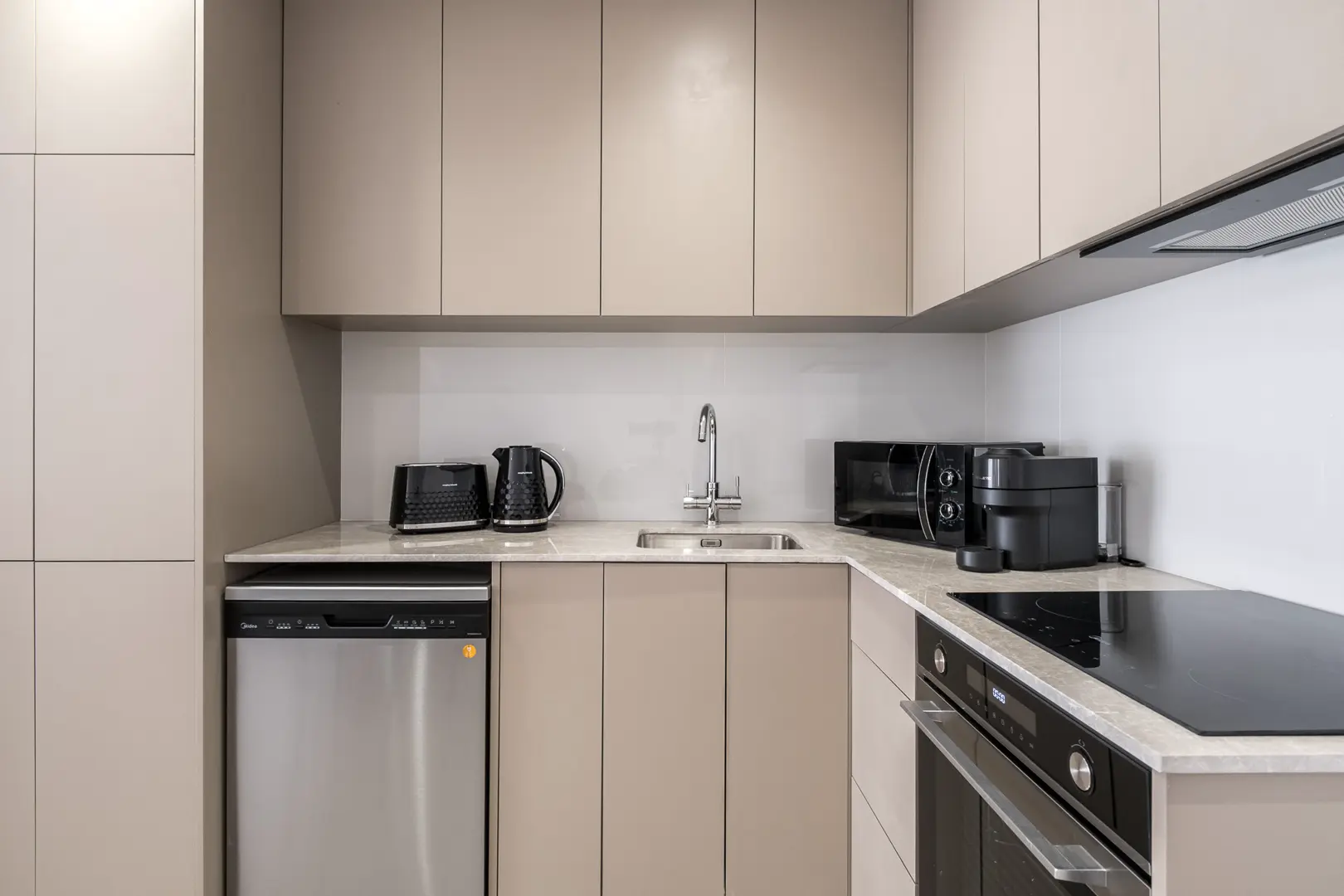 SILENE RESIDENCE III – photo 10 of 24