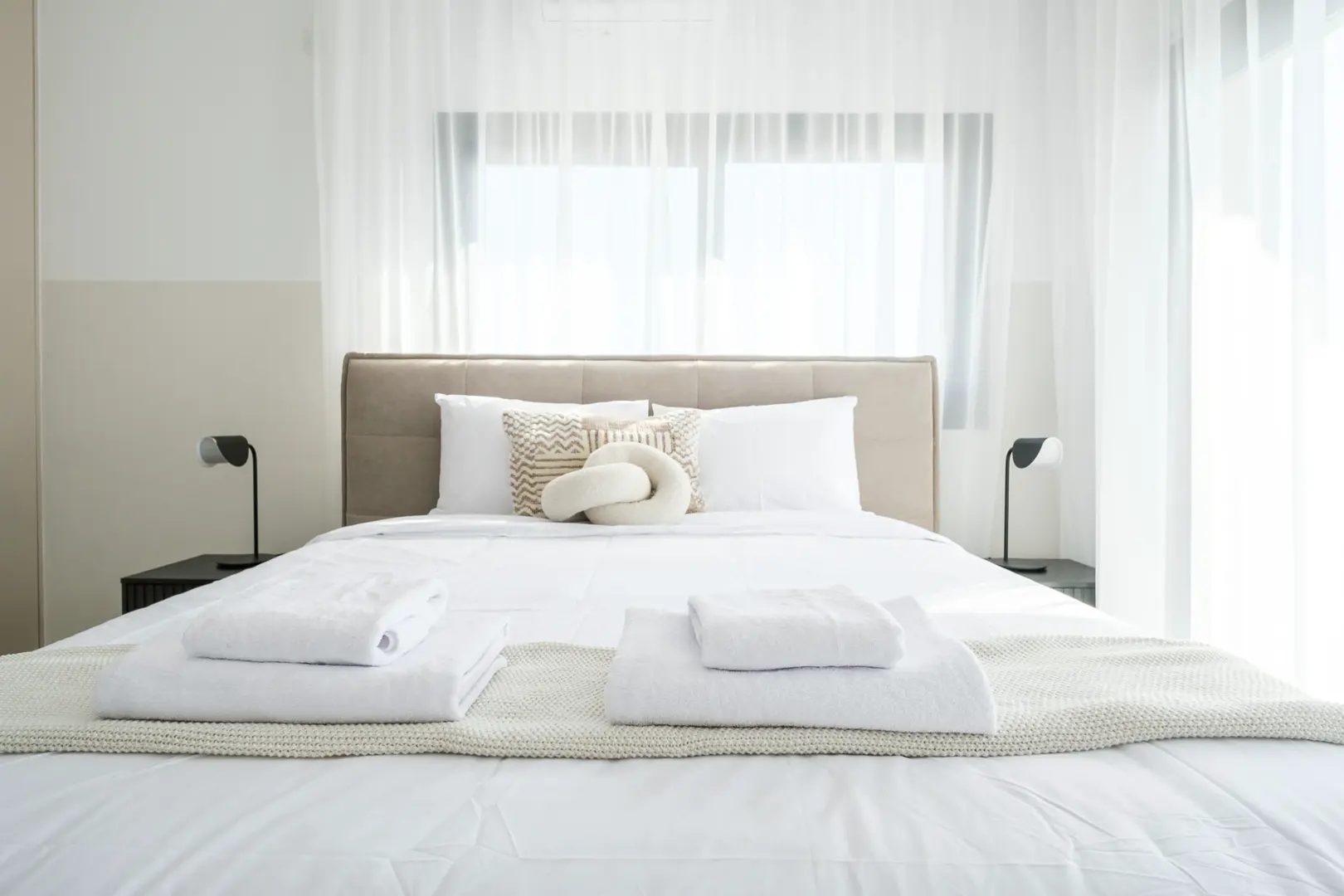 LEVANTA 384 – photo 17 of 31