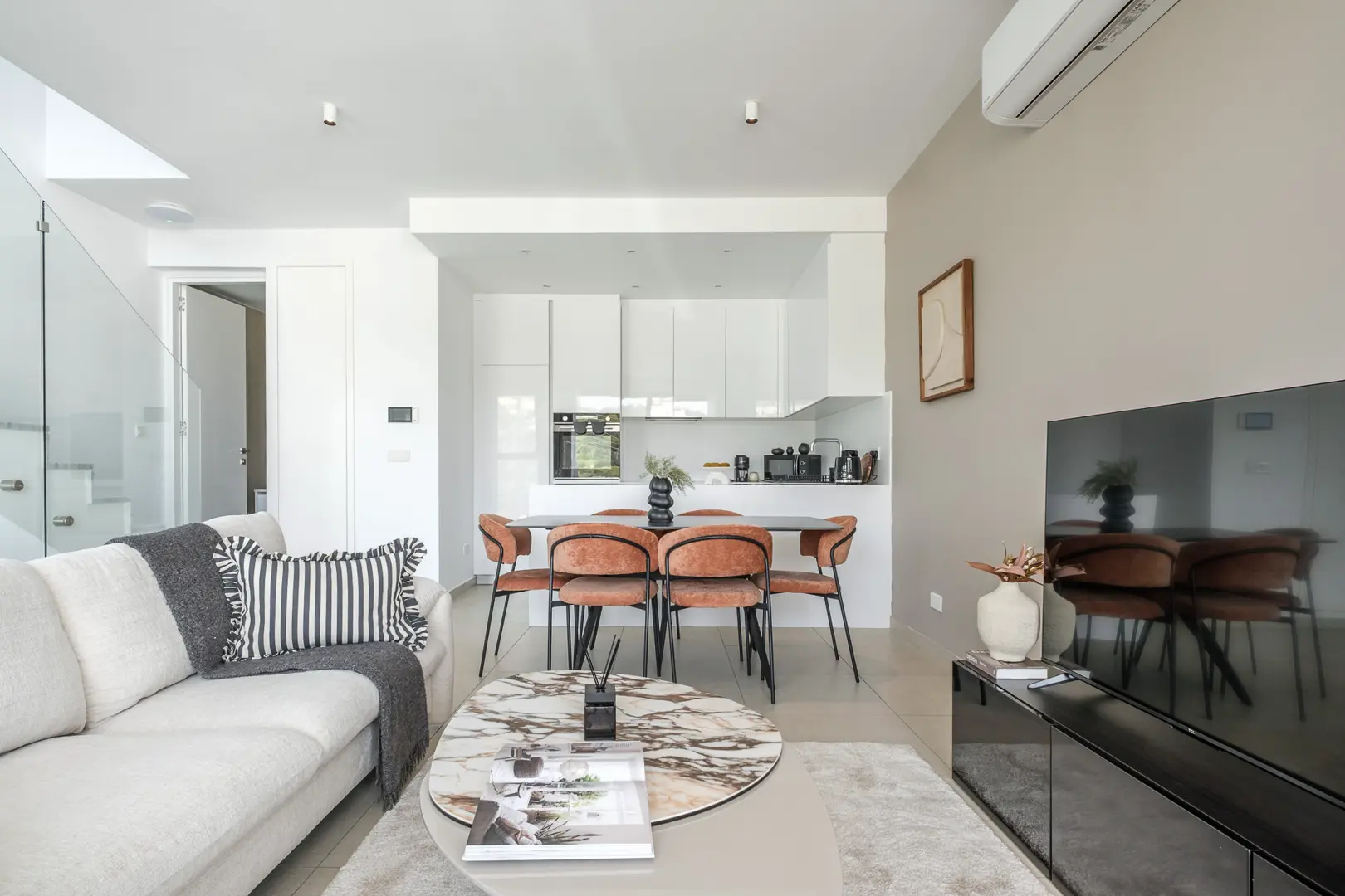 ARIA RESIDENCE IV – photo 3 of 38